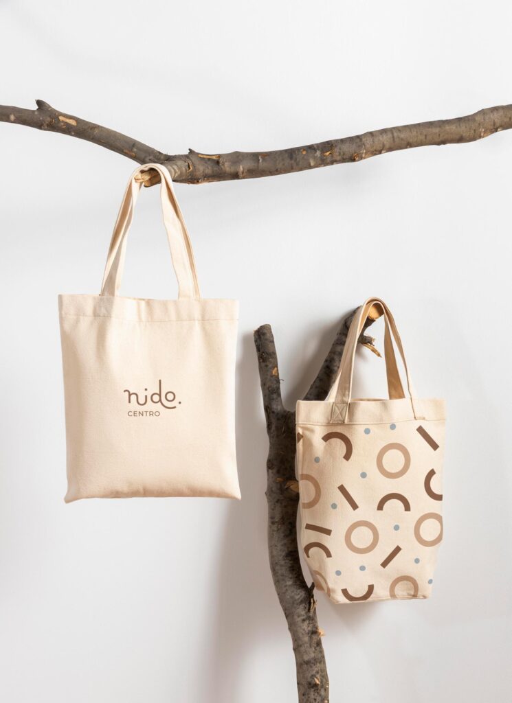 Aplicación de la identidad visual en totebag para Centro Nido